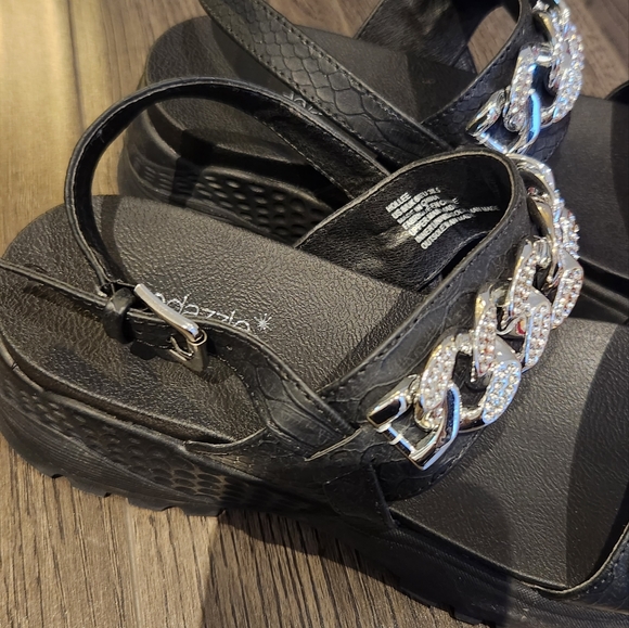 Black flat sandals - Picture 7 of 8